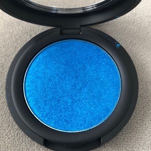 Kat Von D metal crush eyeshadow Paranoid